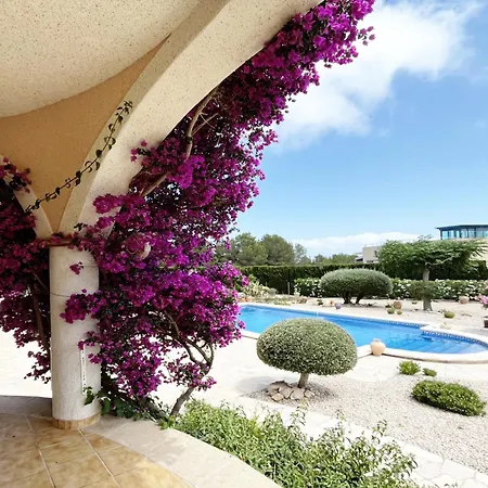 Oasis With Large Private Swimming Pool Villa