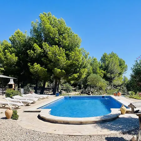 Oasis With Large Private Swimming Pool *